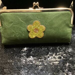 Chic Green Floral Wristlet